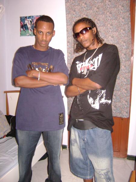                                     Le Cous EK MOi